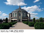 Tula, Russia - July 24, 2024: Panoramic view of the central entrance to the Tula State Museum of Weapons in Tula, Russia. Редакционное фото, фотограф Оксана Медведева / Фотобанк Лори