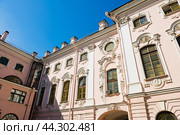 Строгановский дворец (вид со стороны внутреннего двора). Санкт-Петербург (2024 год). Редакционное фото, фотограф E. O. / Фотобанк Лори