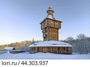 Музей и обзорная площадка в комплексе святых источников урочища Гремячий Ключ. Сергиев-Посадский район Московской области (2024 год). Редакционное фото, фотограф Светлана Качанова / Фотобанк Лори