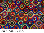 Красивый плед, связанный крючком из квадратов. Стоковое фото, фотограф Дмитрий Петров / Фотобанк Лори