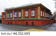 Жилой дом купцов Шиловых. Курган, улица Куйбышева, 58 (2024 год). Редакционное фото, фотограф Алексей Иванов / Фотобанк Лори
