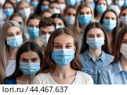 Толпа людей в медицинских масках. Стоковое AI-изображение, AI-художник Максим Коломыченко / Фотобанк Лори