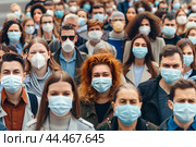 Толпа людей в медицинских масках. Стоковое AI-изображение, AI-художник Максим Коломыченко / Фотобанк Лори
