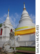 Храм Ват Пхра Синг (Wat Phra Sing)  в городе Чиангмай, Северный  Таиланд (2010 год). Стоковое фото, фотограф Дымов Игорь / Фотобанк Лори