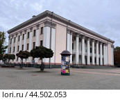 Вид на здание дворца культуры текстильщиков,Гродно,Беларусь (2023 год). Редакционное фото, фотограф Александра Новгородова / Фотобанк Лори