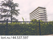 Крым, Евпатория, курорт, архитектура, санаторий Таврия, девятиэтажка. Редакционное фото, фотограф Андрей Макаренко / Фотобанк Лори