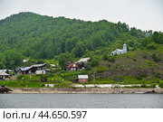 Вид на поселок Порт Байкал (2024 год). Стоковое фото, фотограф Александр Тараканов / Фотобанк Лори