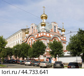 Екатерининская церковь в городе Кирове на Московской улице (2013 год). Редакционное фото, фотограф Солодовникова Елена / Фотобанк Лори