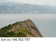 Cliff in the Basque Autonomous Community in day, Bay of Biscay (2019 год). Стоковое фото, фотограф YuryKara / Фотобанк Лори