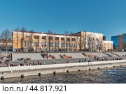 Embankment of Kama River and building of former River Station, Perm, Russia. View from water (2024 год). Редакционное фото, фотограф Ирина Кононова / Фотобанк Лори