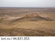 Ruins of ancient Ayaz-Kala Fortress (2022 год). Стоковое фото, фотограф Юлия Белоусова / Фотобанк Лори