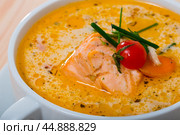 Norwegian cuisine - cream salmon soup. Стоковое фото, фотограф Яков Филимонов / Фотобанк Лори