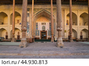 Bolo Haouz Mosque in Bukhara (2022 год). Стоковое фото, фотограф Юлия Белоусова / Фотобанк Лори