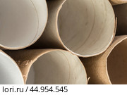 Empty toilet paper on white background. Стоковое фото, фотограф Сергей Толмачёв / Фотобанк Лори