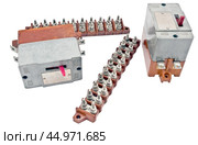 Электрические защитные автоматы, кусачки, клемма на белом. Electrical safety circuit breakers, wire cutters, terminal on white. Стоковое фото, фотограф Татьяна Д / Фотобанк Лори