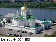 Нижний Новгород. Благовещенский монастырь и церковь митрополита Алексия Московского (2024 год). Редакционное фото, фотограф Станислав Зайцев / Фотобанк Лори