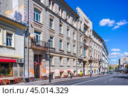 Доходный дом Я.А. Бабушкина, улица Покровка, Москва (2023 год). Редакционное фото, фотограф Baturina Yuliya / Фотобанк Лори