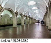 Интерьер станции метро "Павелецкая" радиальная в Москве. Редакционное фото, фотограф Константин Григорьев / Фотобанк Лори