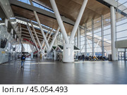 Inside of passenger terminal of Platov International Airport in Rostov-on-Don, Russia (2021 год). Редакционное фото, фотограф Elena Odareeva / Фотобанк Лори