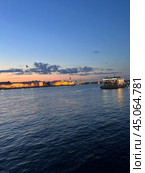 Прогулка по Санкт-Петербургу, городские пейзажи (2023 год). Стоковое фото, фотограф Екатерина Каляева / Фотобанк Лори