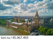 Пейзажная фотография Лондона с высоты птичьего полёта. Вид на Биг-Бен. Стоковое AI-изображение, AI-художник Максим Коломыченко / Фотобанк Лори