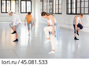 Young artists performing uncommon dance. Стоковое фото, фотограф Яков Филимонов / Фотобанк Лори