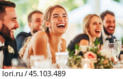 Bride and groom laughing during wedding reception speeches. Стоковое AI-изображение, AI-художник Юрий Поздников / Фотобанк Лори