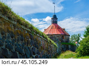 Башня круглых ворот (Пугачевская) в крепости Корела, солнечный летний день. Приозерск. (2024 год). Стоковое фото, фотограф Дмитрий Мельников / Фотобанк Лори