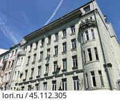 Москва, улица Спиридоновка, дом 34 строение 1, доходный дом, построен в 1914 году архитектором Владиславом Домбровским. Стоковое фото, фотограф Овчинникова Ирина / Фотобанк Лори