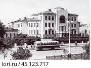 Здание обкома КПСС на Интернациональной улице в Тамбове. Конец 1950-х годов. Стоковое фото, фотограф Retro / Фотобанк Лори