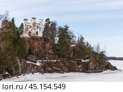 Chapel Ludwigsburg placed at necropolis island at Mon Repos park. Стоковое фото, фотограф EugeneSergeev / Фотобанк Лори