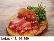 Italian cuisine - bresaola di Milano. Стоковое фото, фотограф Андрей Старостин / Фотобанк Лори