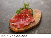 Italian cuisine - bresaola di Milano. Стоковое фото, фотограф Андрей Старостин / Фотобанк Лори