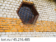 Шестиугольное окно. Воронеж. Стоковое фото, фотограф Владимир Шибаев / Фотобанк Лори