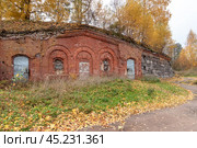Запасной пороховой погреб. Остатки крепости Тронгзунд. Город Высоцк Выборгского района Ленинградской области. Стоковое фото, фотограф Румянцева Наталия / Фотобанк Лори
