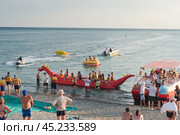 Черное море, пляж, Краснодарский край, Туапсинский район, Бухта Михайловская водные развлечения (2024 год). Стоковое фото, фотограф Александр Циликин / Фотобанк Лори