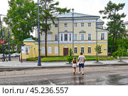 Иркутский государственный университет  (ИГУ). Бульвар Гагарина, дом 24 (2024 год). Редакционное фото, фотограф Александр Тараканов / Фотобанк Лори