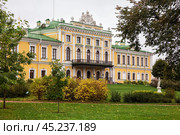 Императорский путевой дворец в Твери. Редакционное фото, фотограф Юлия Бабкина / Фотобанк Лори