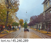 Picturesque pedestrian Pushkin Street. Simferopol. Редакционное фото, фотограф Саблин Станислав / Фотобанк Лори