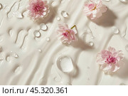 White cream texture and flowers. Body lotion swipe swatch. Skincare mask. Cosmetic face serum smudge. Moisturizer smooth smear. Trendy bio selfcare beauty product. Peptides, ceramides, retinol. CC, BB. Стоковое AI-изображение, AI-художник Евгений Демидюк / Фотобанк Лори