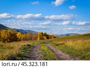 Хакасия,горная гряда Сундуки, белый Июс (2019 год). Редакционное фото, фотограф Александр Галинский / Фотобанк Лори