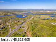 Автодорожная развязка и Новый мост в городе Кирове - вид с высоты (2024 год). Стоковое фото, фотограф Владислав Самошкин / Фотобанк Лори
