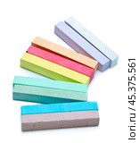 chalks in a variety of colors arranged on a white background. Стоковое фото, фотограф Сергей Толмачёв / Фотобанк Лори