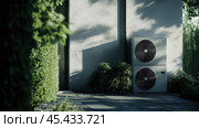 Тепловые насосы HVAC для эффективного использования энергии в жилых помещениях, зеленая энергия, энергия 4.0. Эффективная работа кондиционера в жилых помещениях в пышной обстановке заднего двора. Стоковое AI-изображение, AI-художник ФотоИнтеллект / Фотобанк Лори