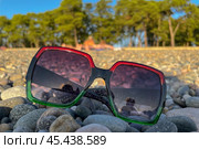 Pebble beach on the Black Sea coast in Kobuleti, Georgia. Стоковое фото, фотограф IRYNA ZAKHARANKA / Фотобанк Лори