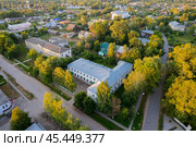 Школа-интернат и поликлиника в Арбаже, Кировская область. Аэросъемка (2024 год). Стоковое фото, фотограф Владислав Самошкин / Фотобанк Лори