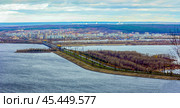 Top view of the city of Togliatti and the Zhigulevskaya hydroelectric station. Стоковое фото, фотограф Акиньшин Владимир / Фотобанк Лори