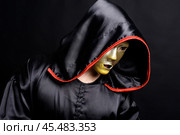 Таинственный мужчина в золотой маске. Стоковое фото, фотограф Андрей Аркуша / Фотобанк Лори