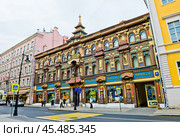 Чайный дом (Чайный магазин Перлова). Осень. Мясницкая улица. Москва. Редакционное фото, фотограф E. O. / Фотобанк Лори