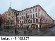 Угол дома на углу Шведский переулок и Малой конюшенной улиц Санкт-Петербург. Редакционное фото, фотограф Дмитрий Неумоин / Фотобанк Лори